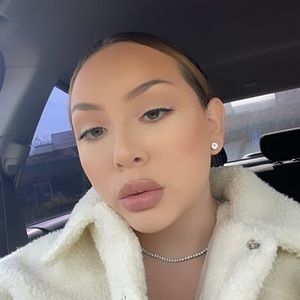 Meet your Posher, Justine